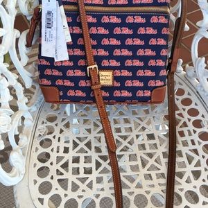 Dooney&Bourke crossbody college bag